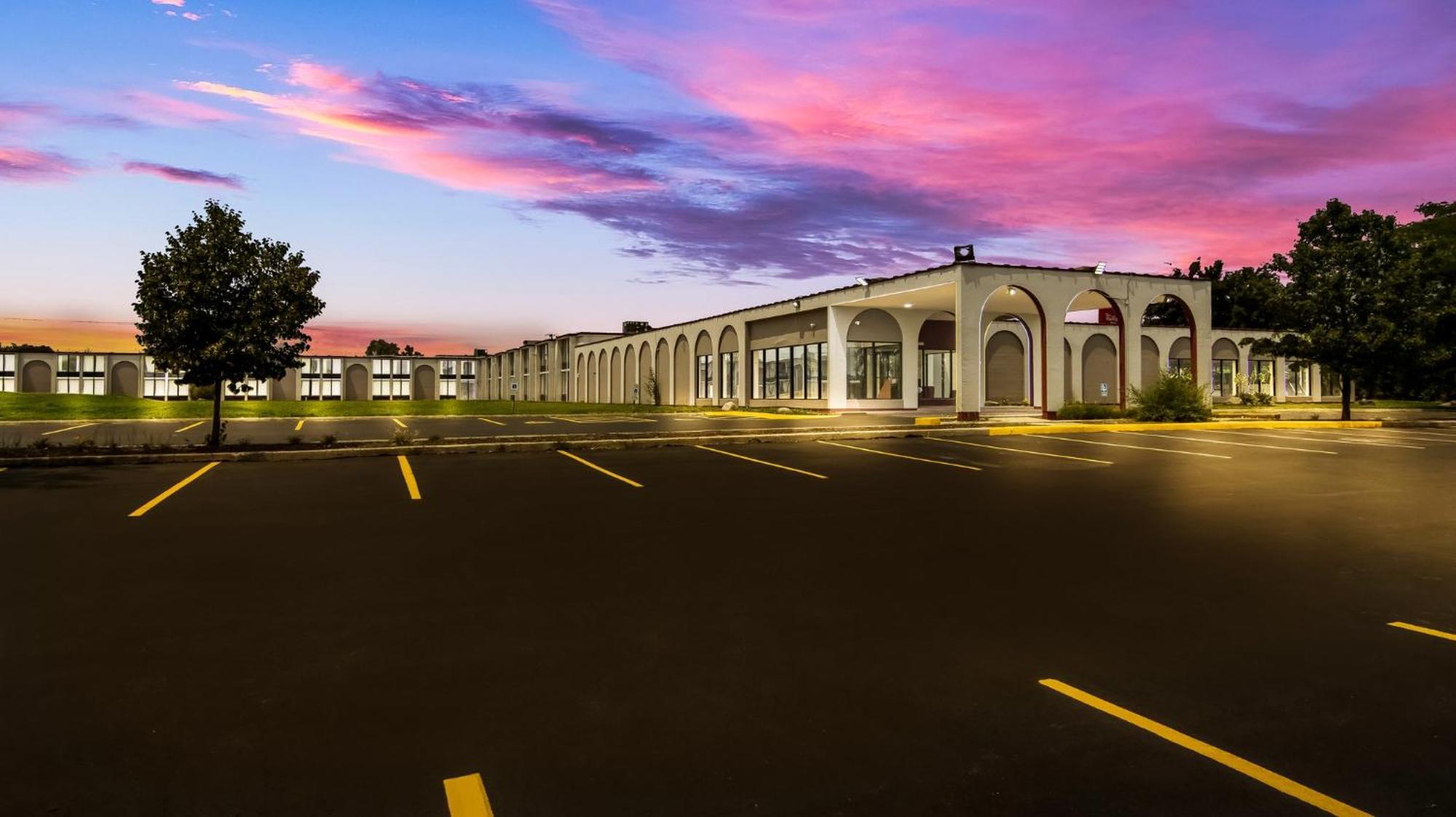 Red Roof Inn And Conference Center Chicago - N Aurora Naperville North Aurora Exterior foto