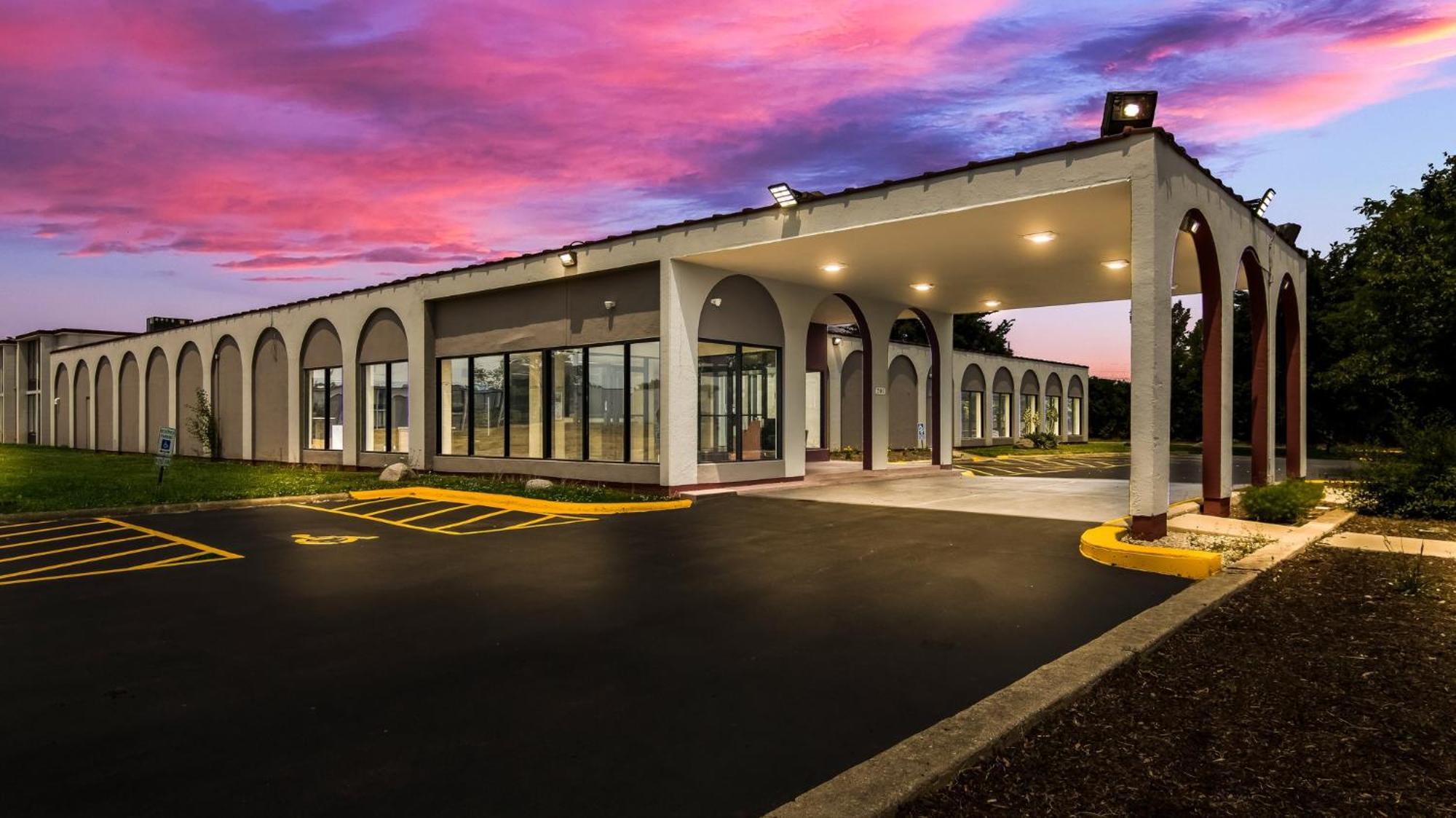 Red Roof Inn And Conference Center Chicago - N Aurora Naperville North Aurora Exterior foto