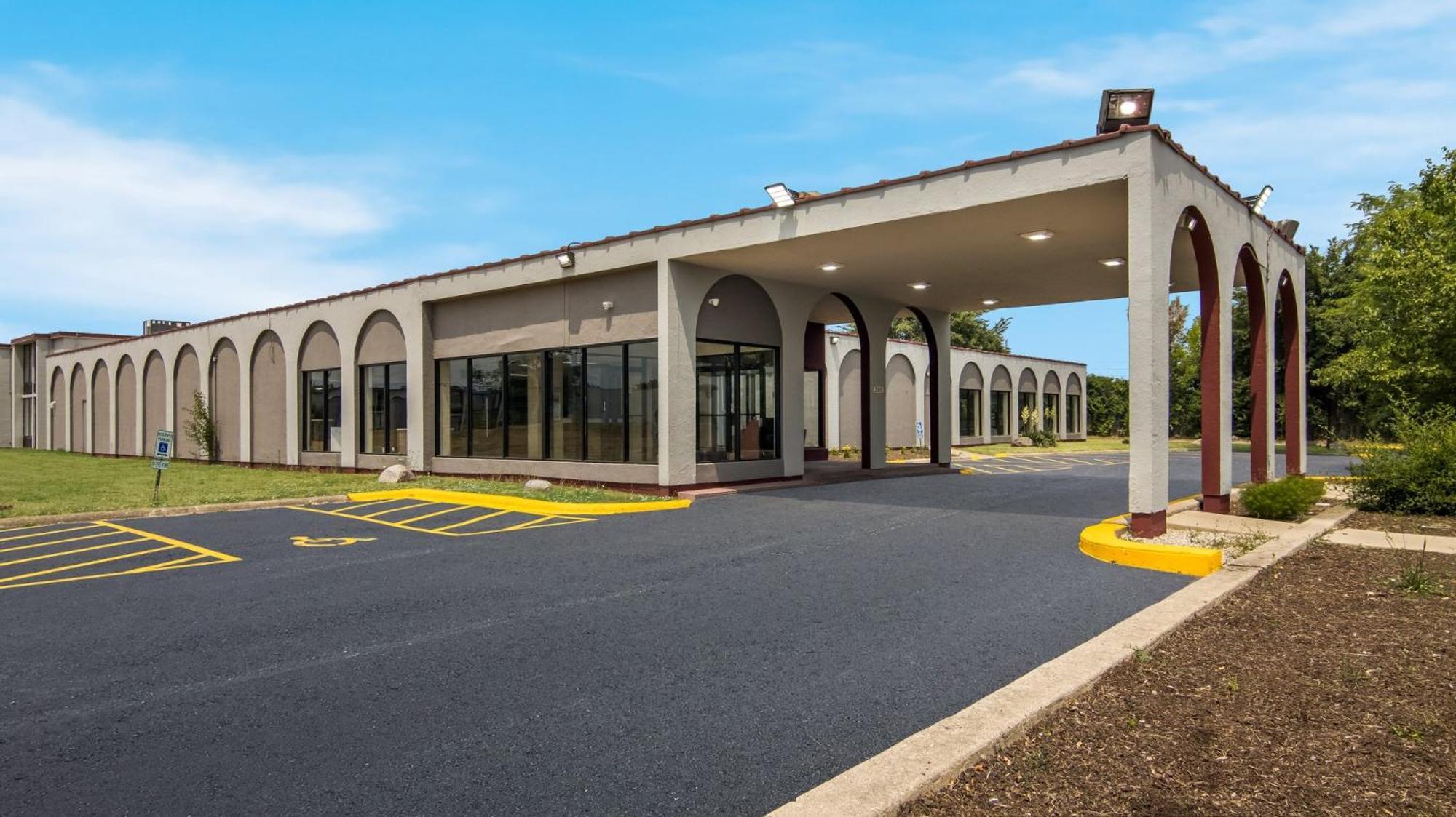 Red Roof Inn And Conference Center Chicago - N Aurora Naperville North Aurora Exterior foto